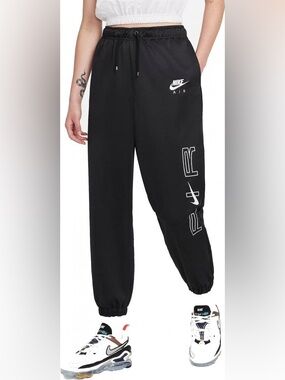 Nike Women's Black Joggers NWT